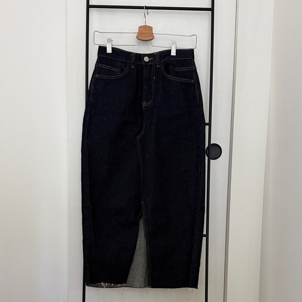 ZARA Dark Wash Denim Midi Skirt - Straight Silhouette